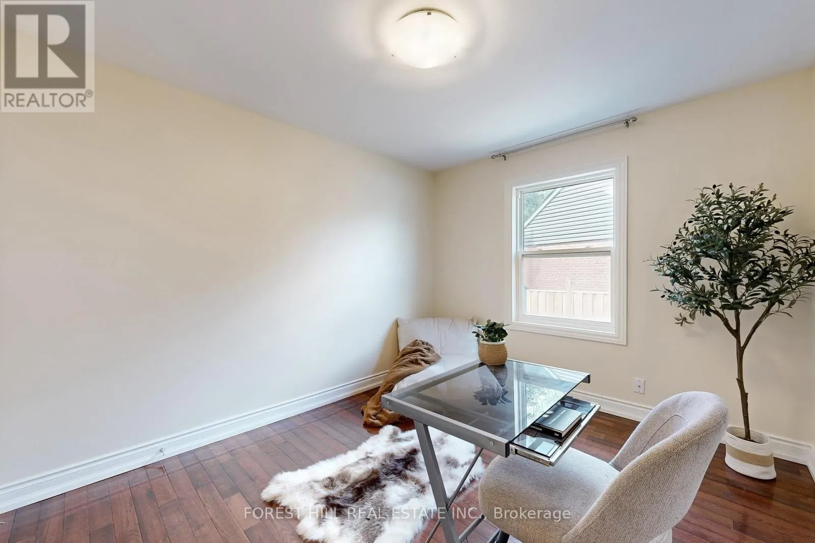 14 ILFRACOMBE CRESCENT