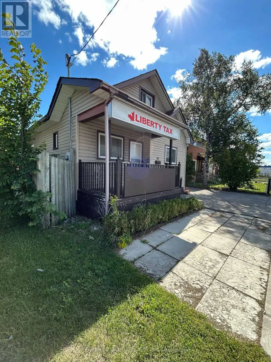 41 BLOOR STREET E