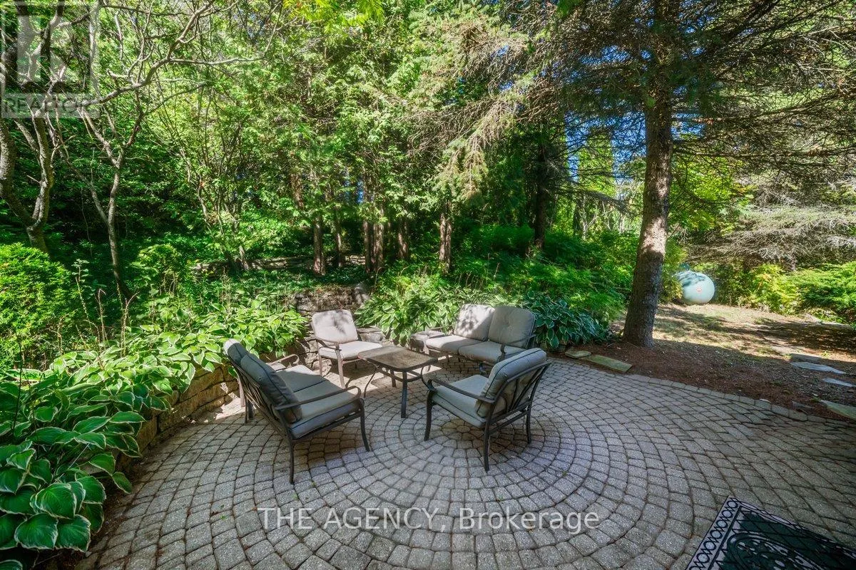 445 TOWNLINE ROAD W