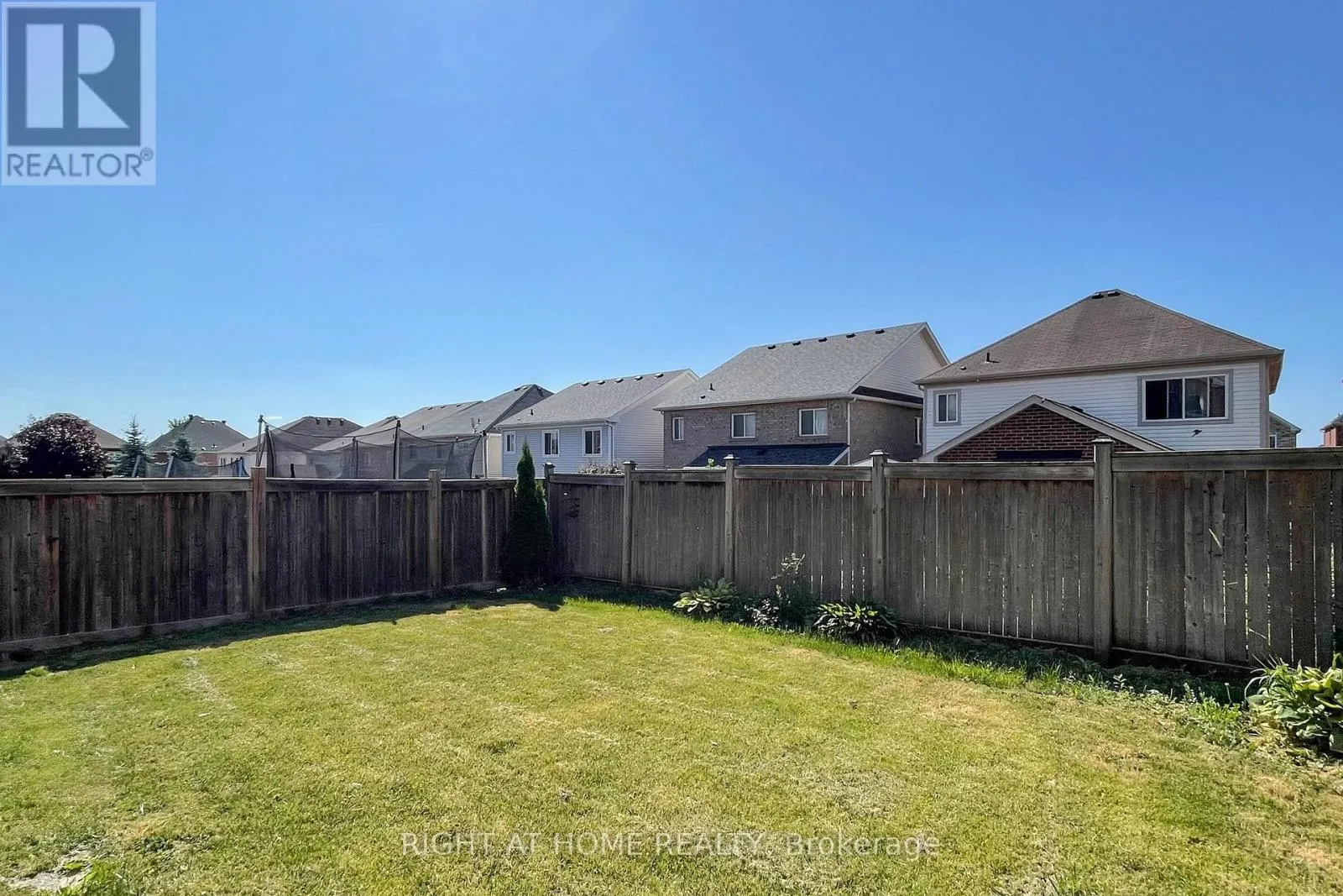 1373 WOODSTREAM AVENUE