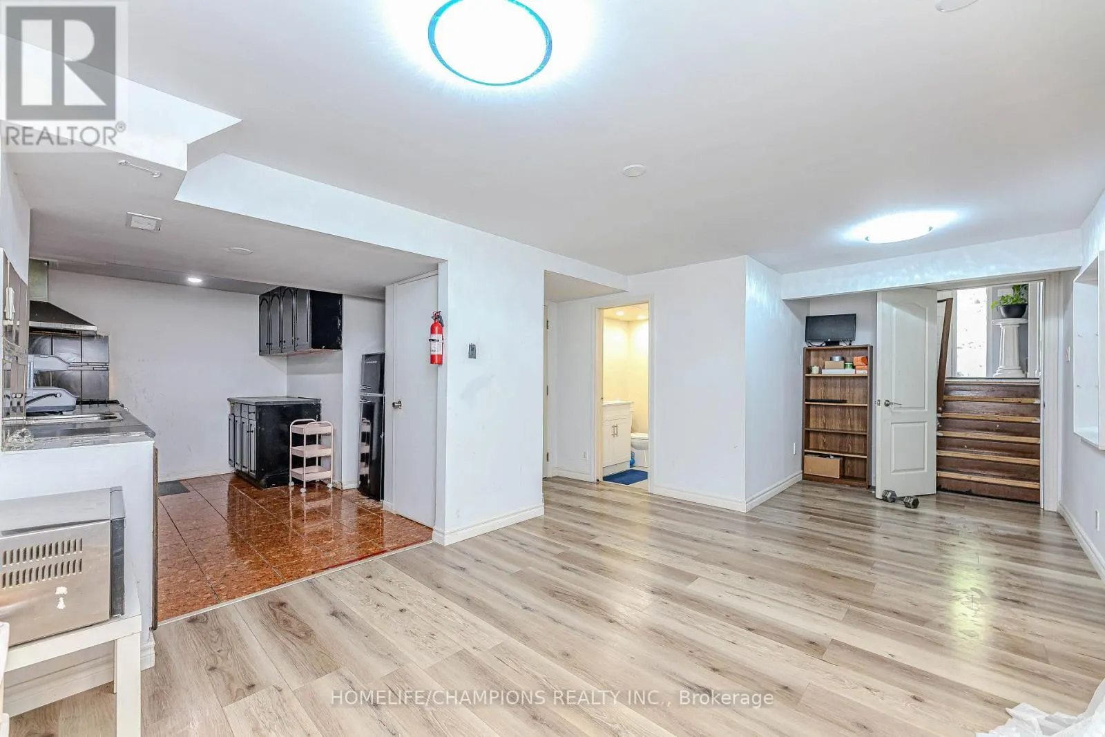 41 BROADBRIDGE DRIVE