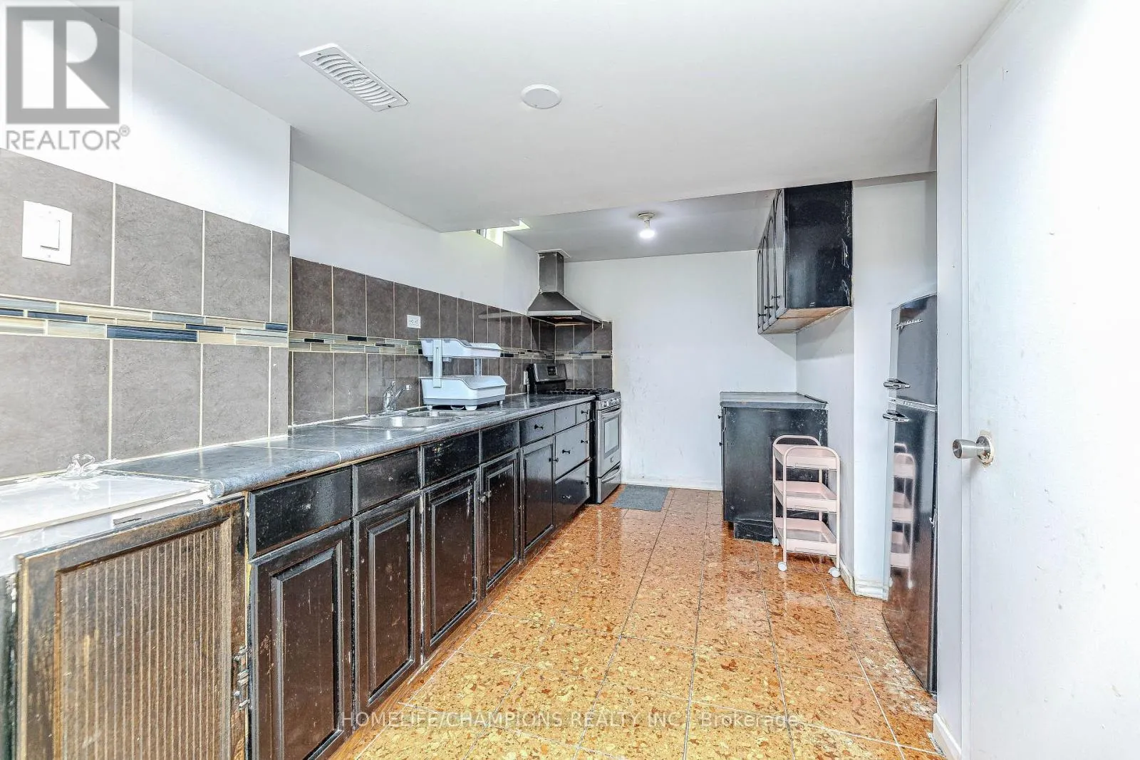 41 BROADBRIDGE DRIVE