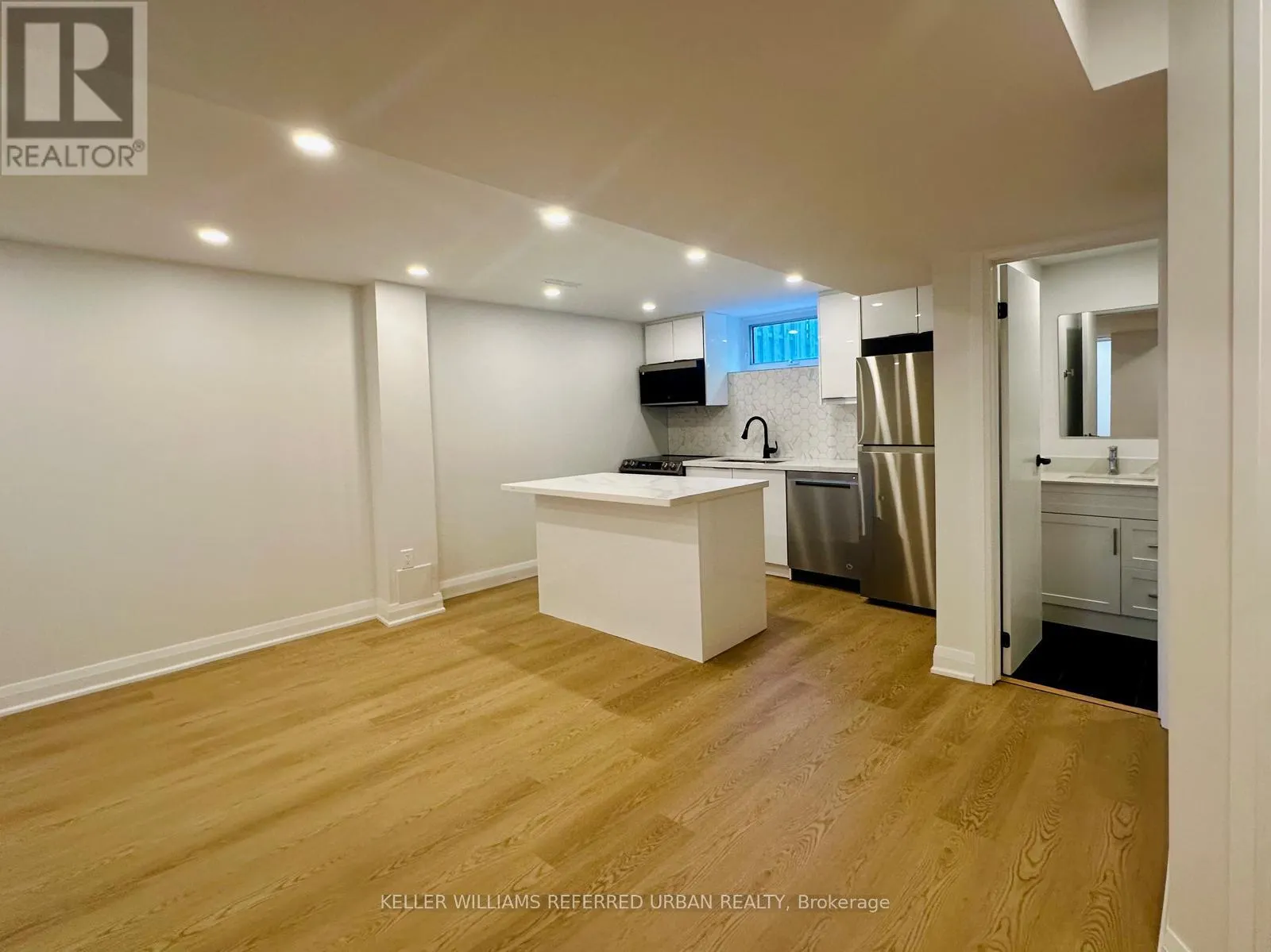 BSMT - 906 MARINET CRESCENT