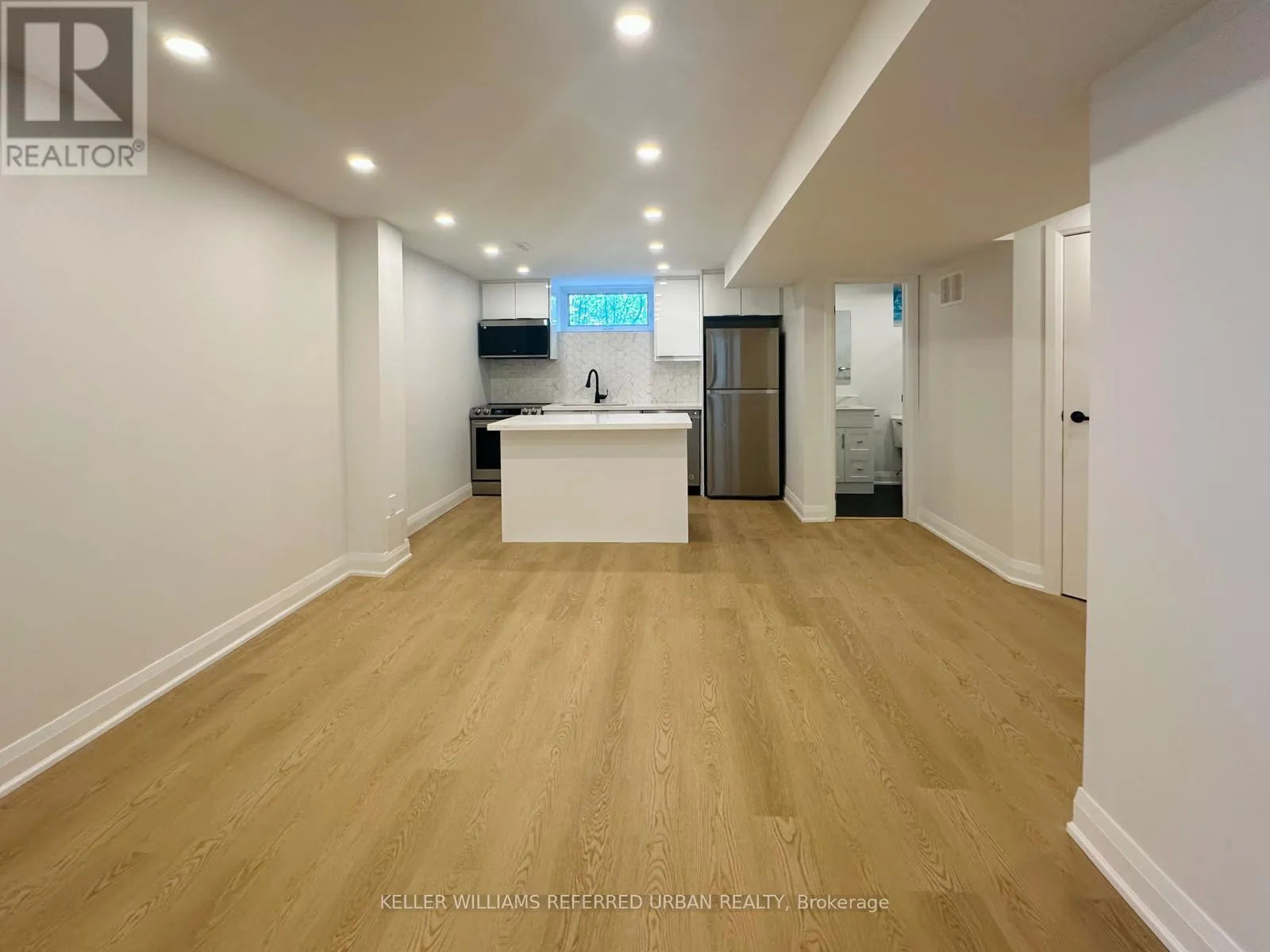 BSMT - 906 MARINET CRESCENT