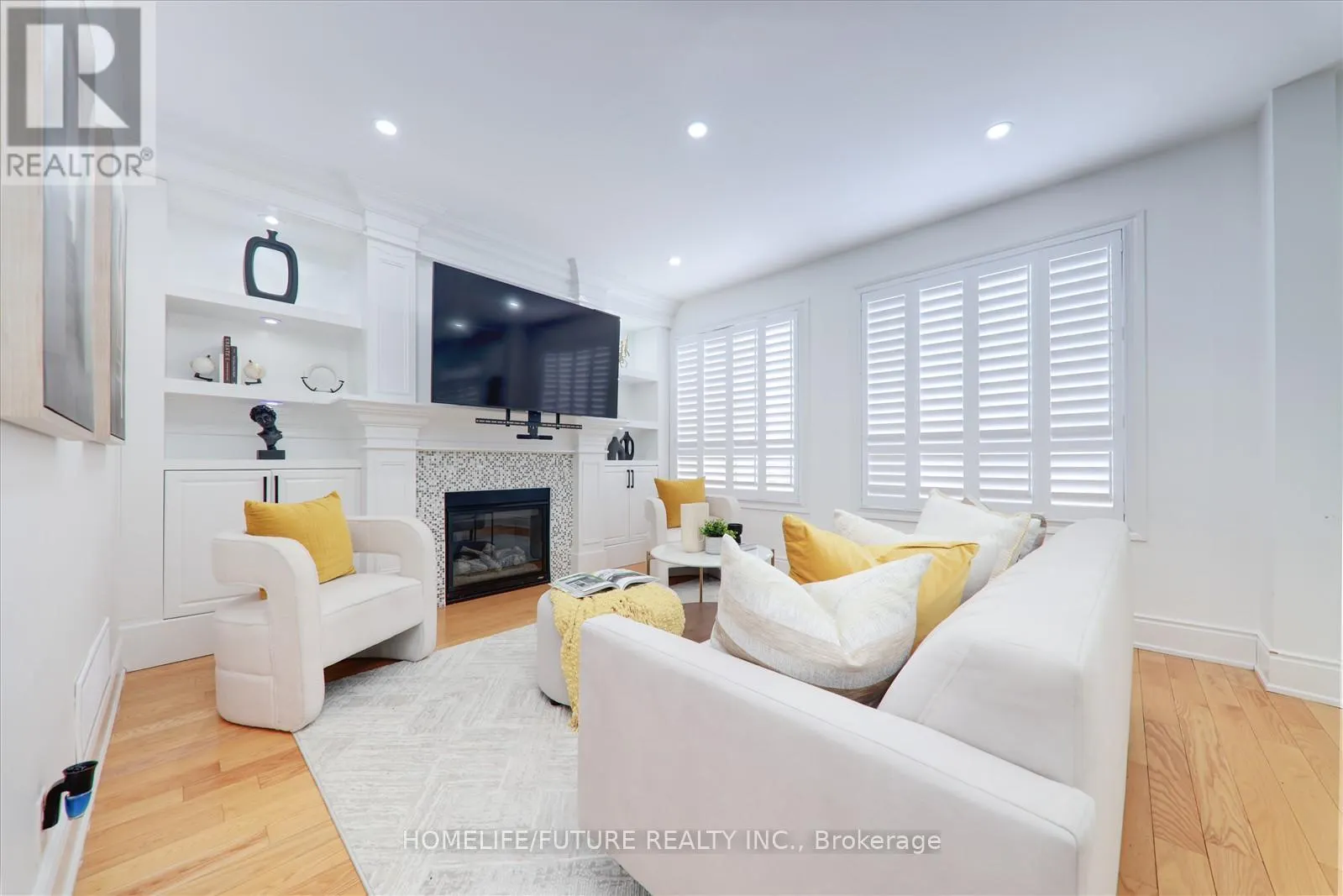 105 BLACKWELL CRESCENT
