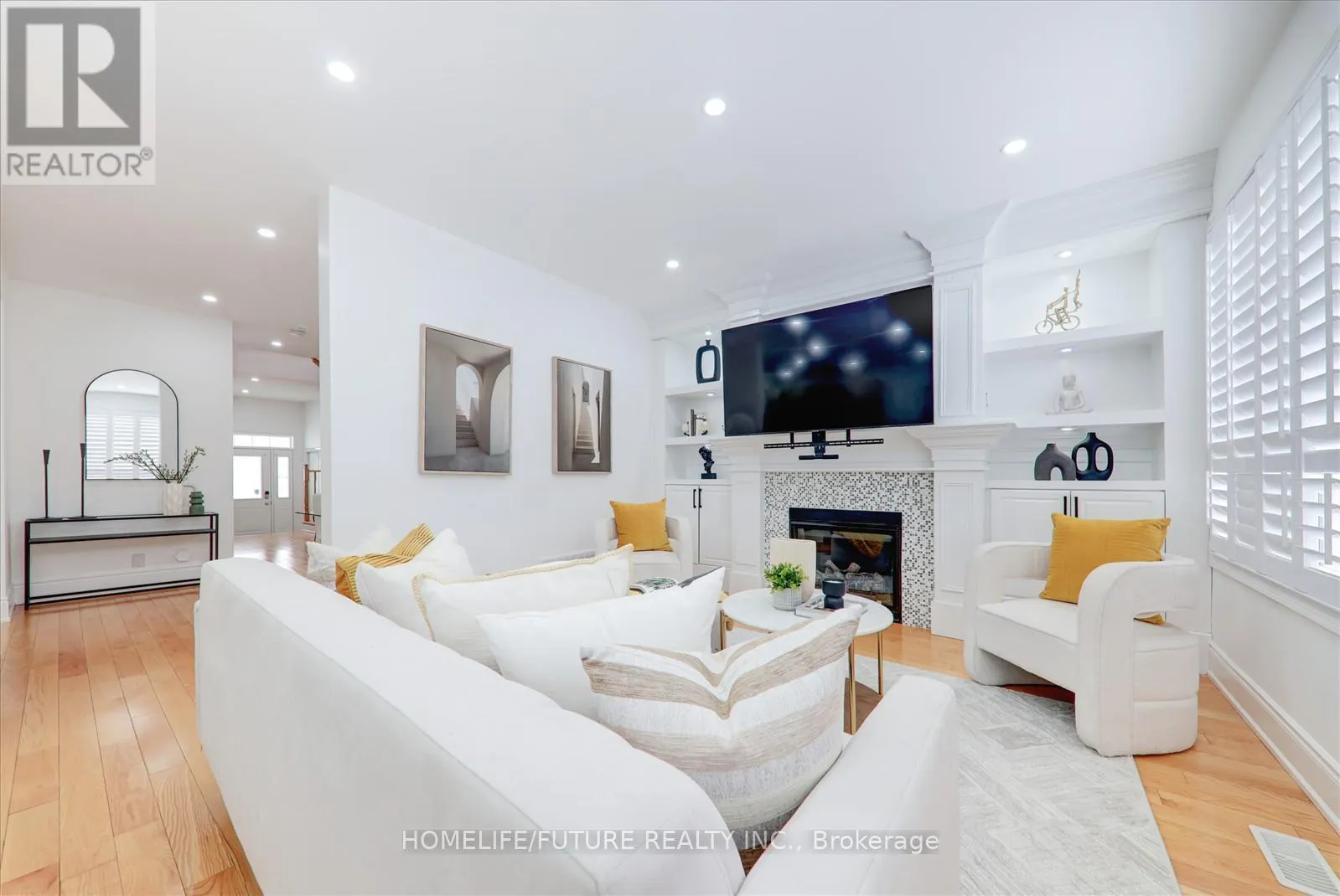 105 BLACKWELL CRESCENT