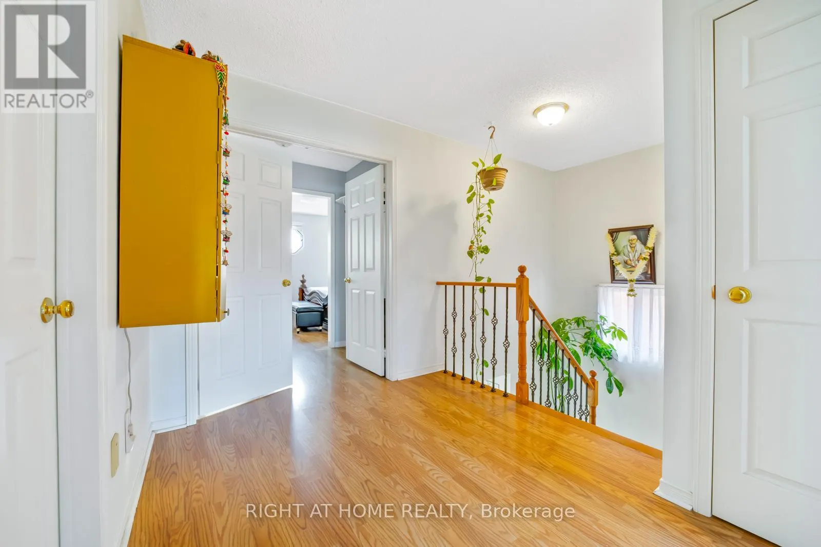25 FIELDNEST CRESCENT
