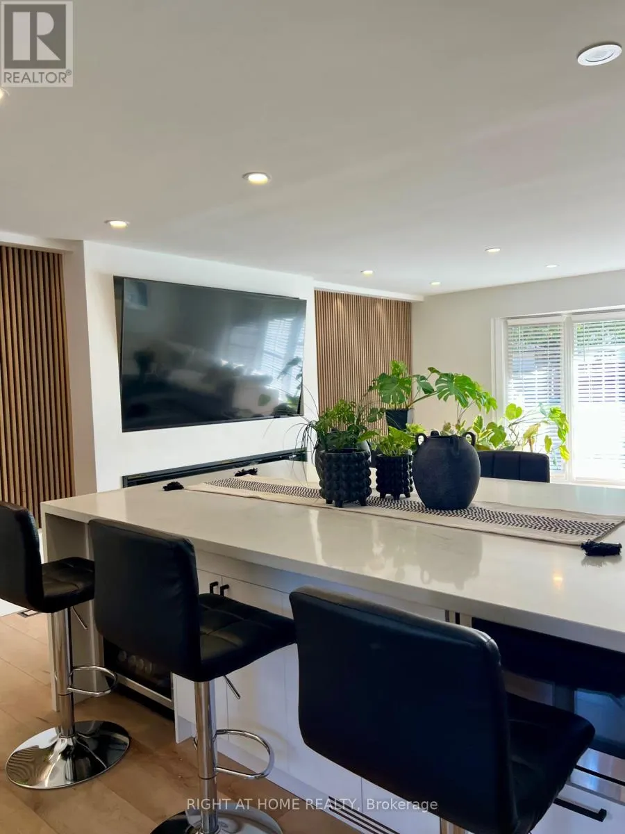 2 RICHBOURNE COURT