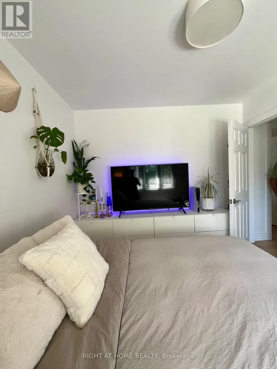 2 RICHBOURNE COURT