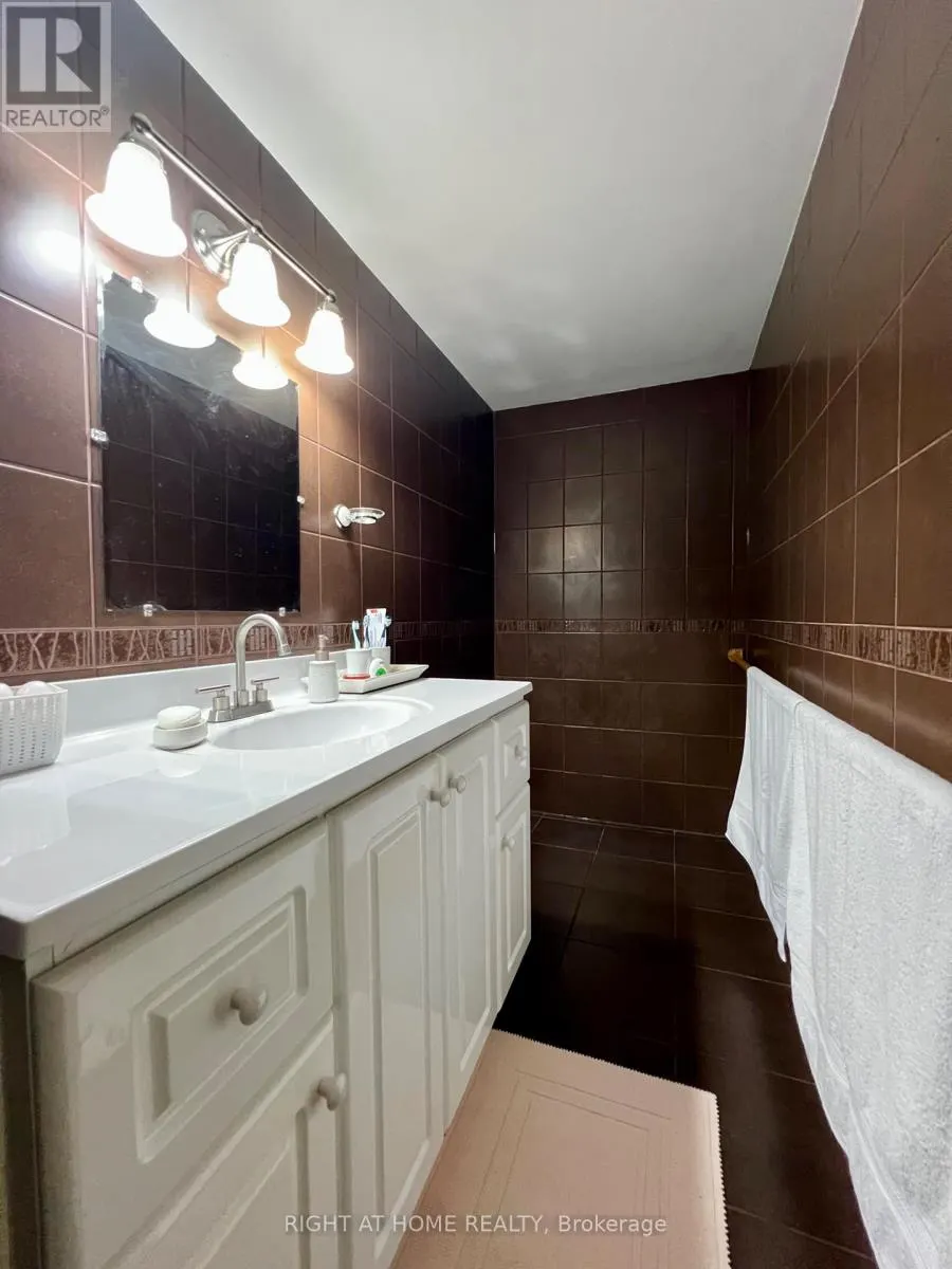 2 RICHBOURNE COURT