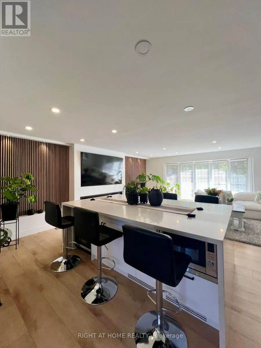 2 RICHBOURNE COURT