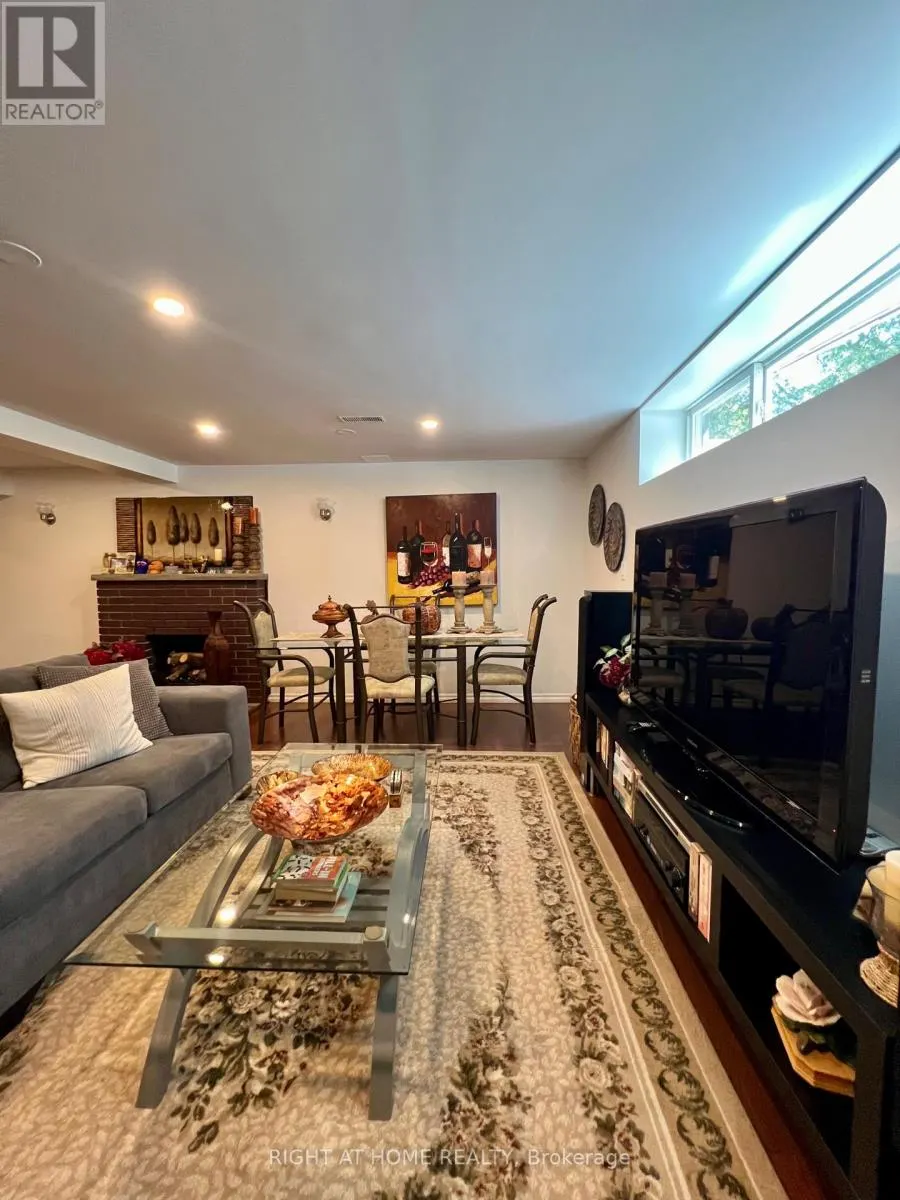 2 RICHBOURNE COURT