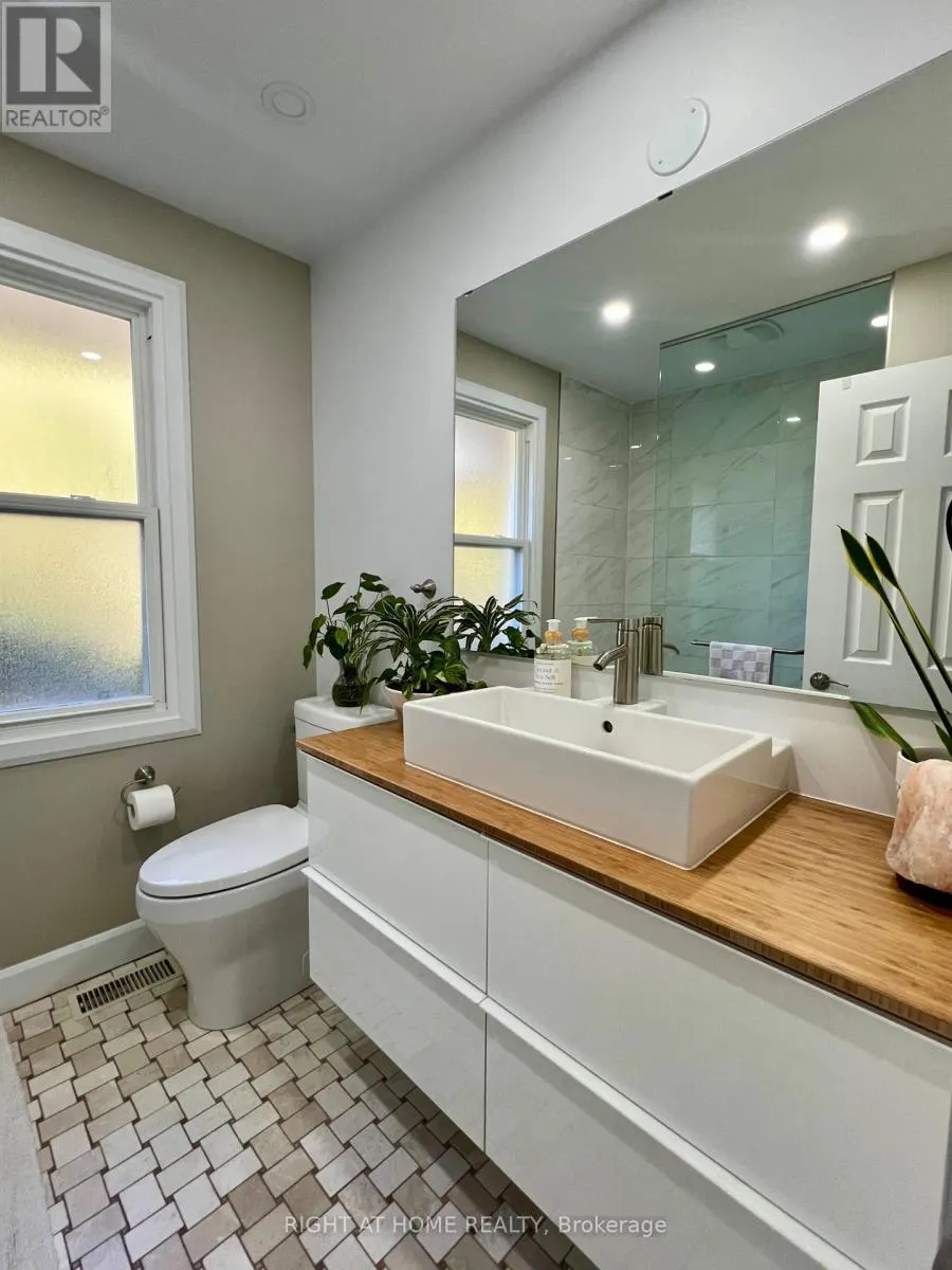 2 RICHBOURNE COURT