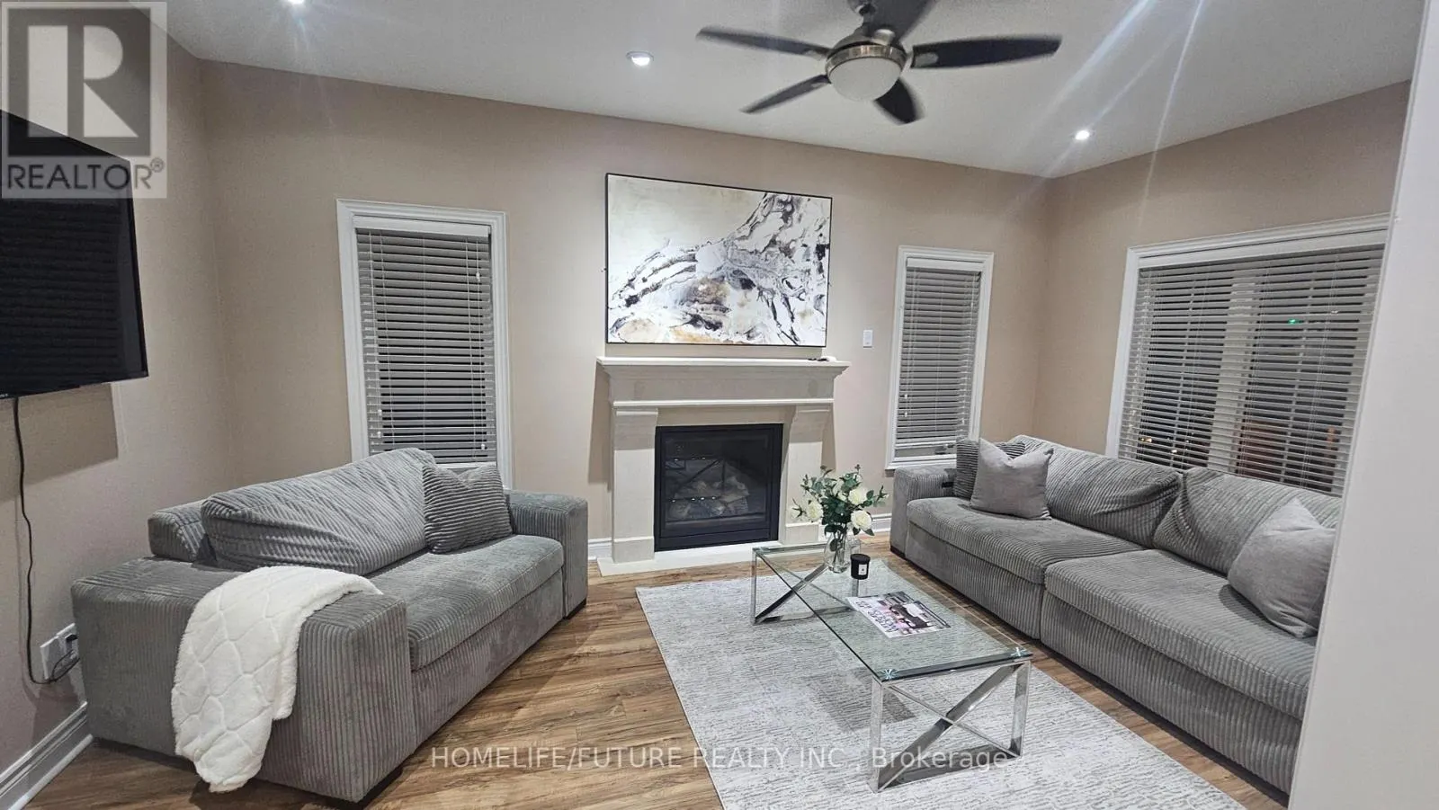 2076 QUEENSBURY DRIVE