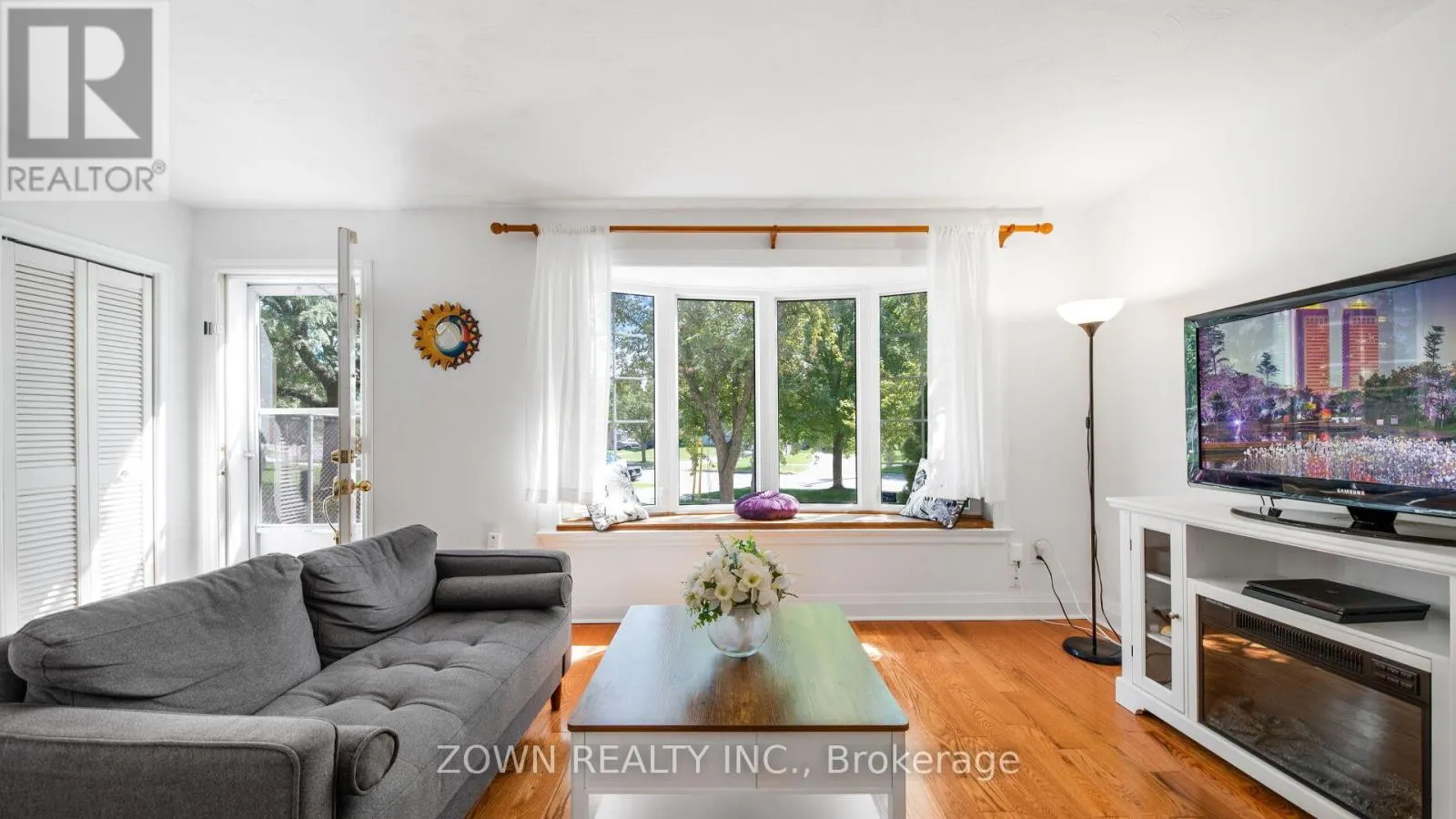 118 CHESTNUT CRESCENT