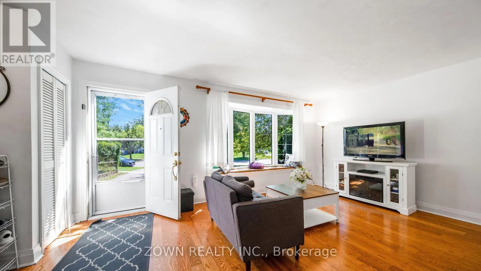 118 CHESTNUT CRESCENT
