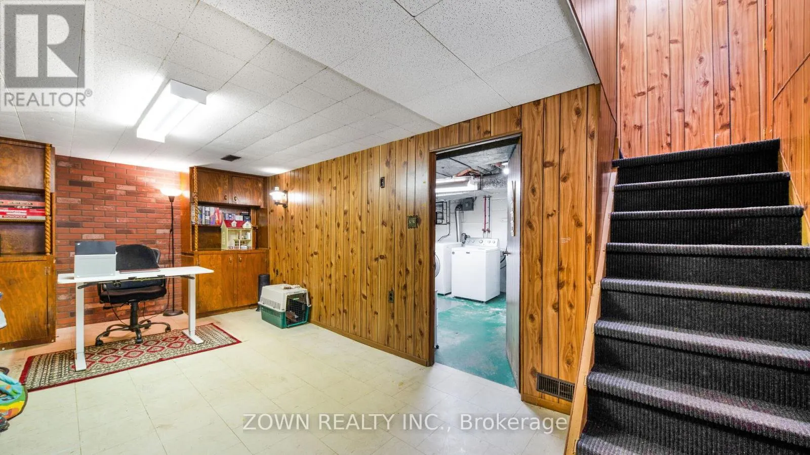 118 CHESTNUT CRESCENT