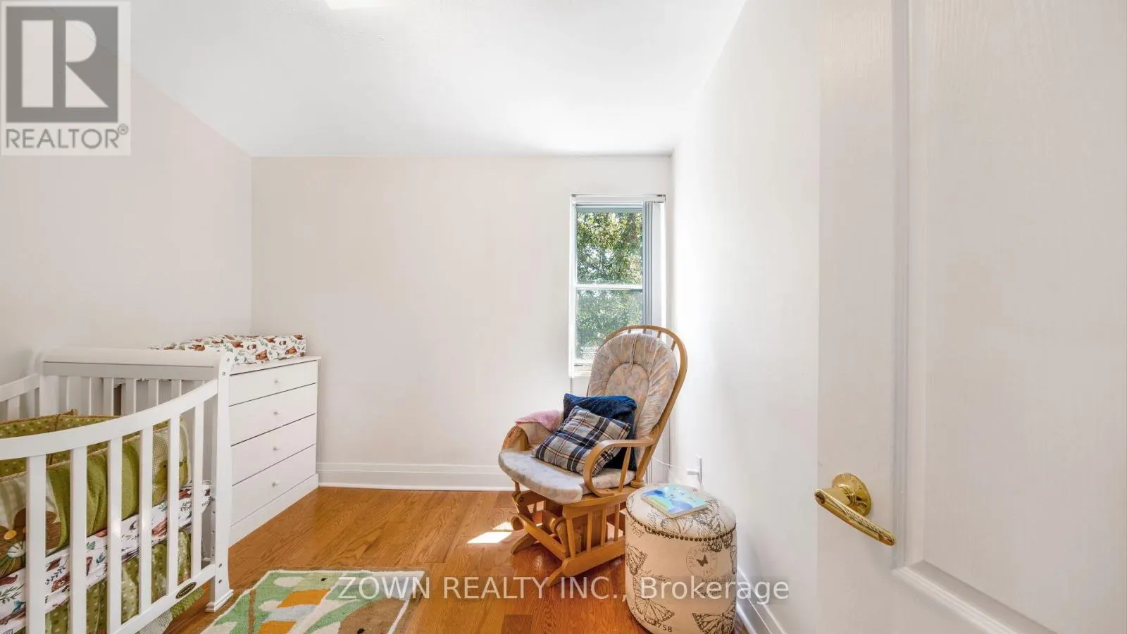 118 CHESTNUT CRESCENT