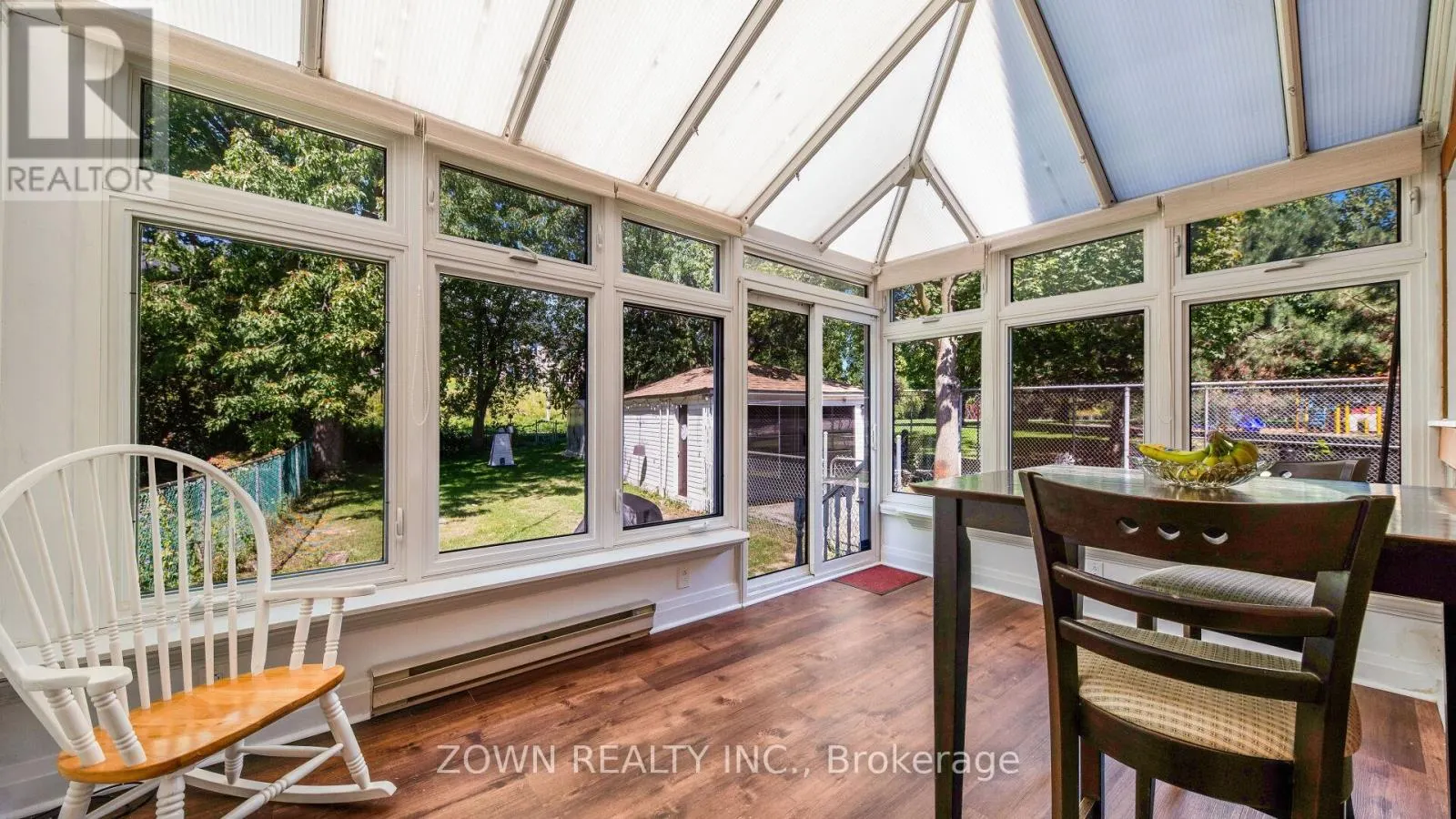 118 CHESTNUT CRESCENT