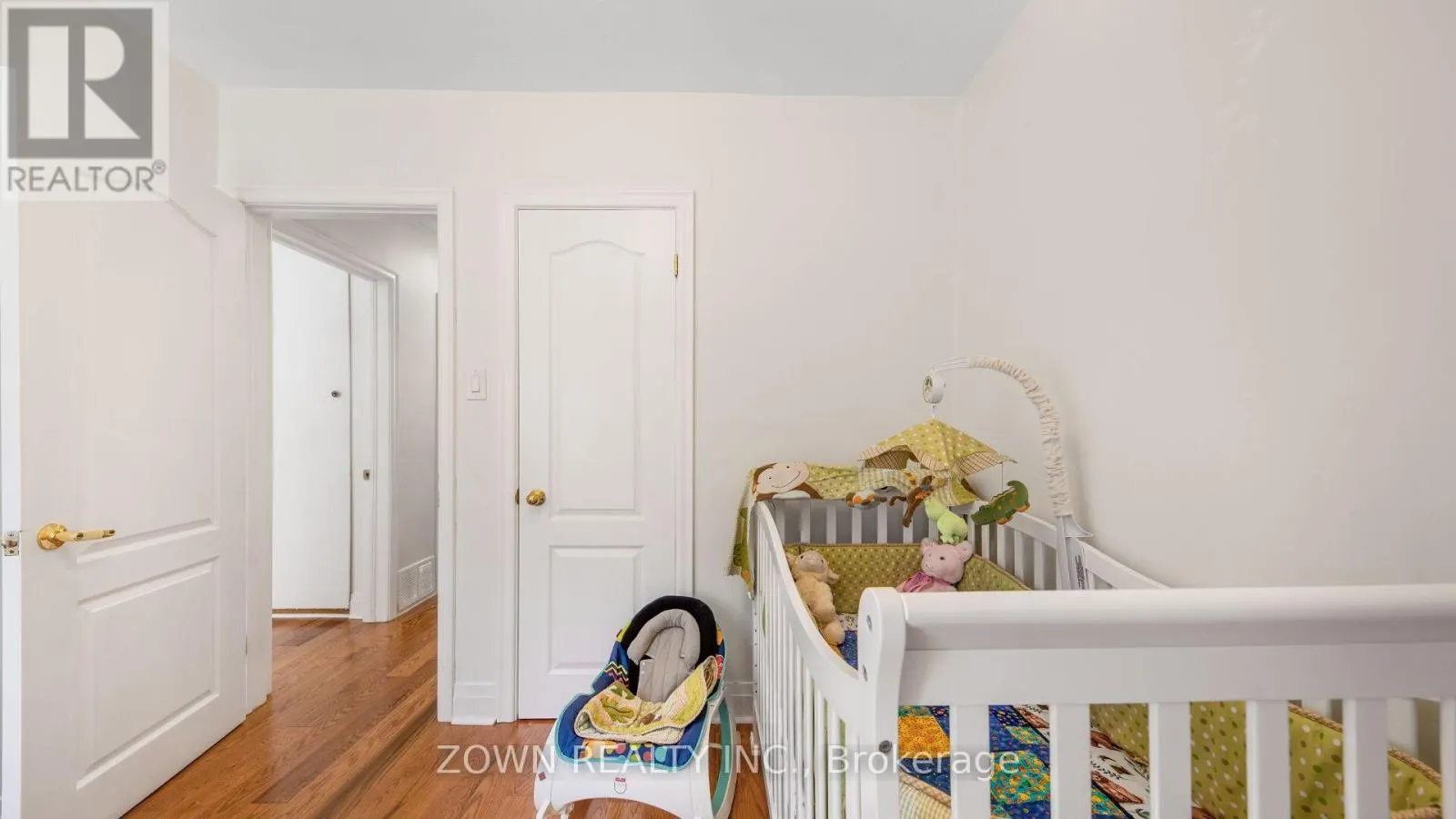 118 CHESTNUT CRESCENT