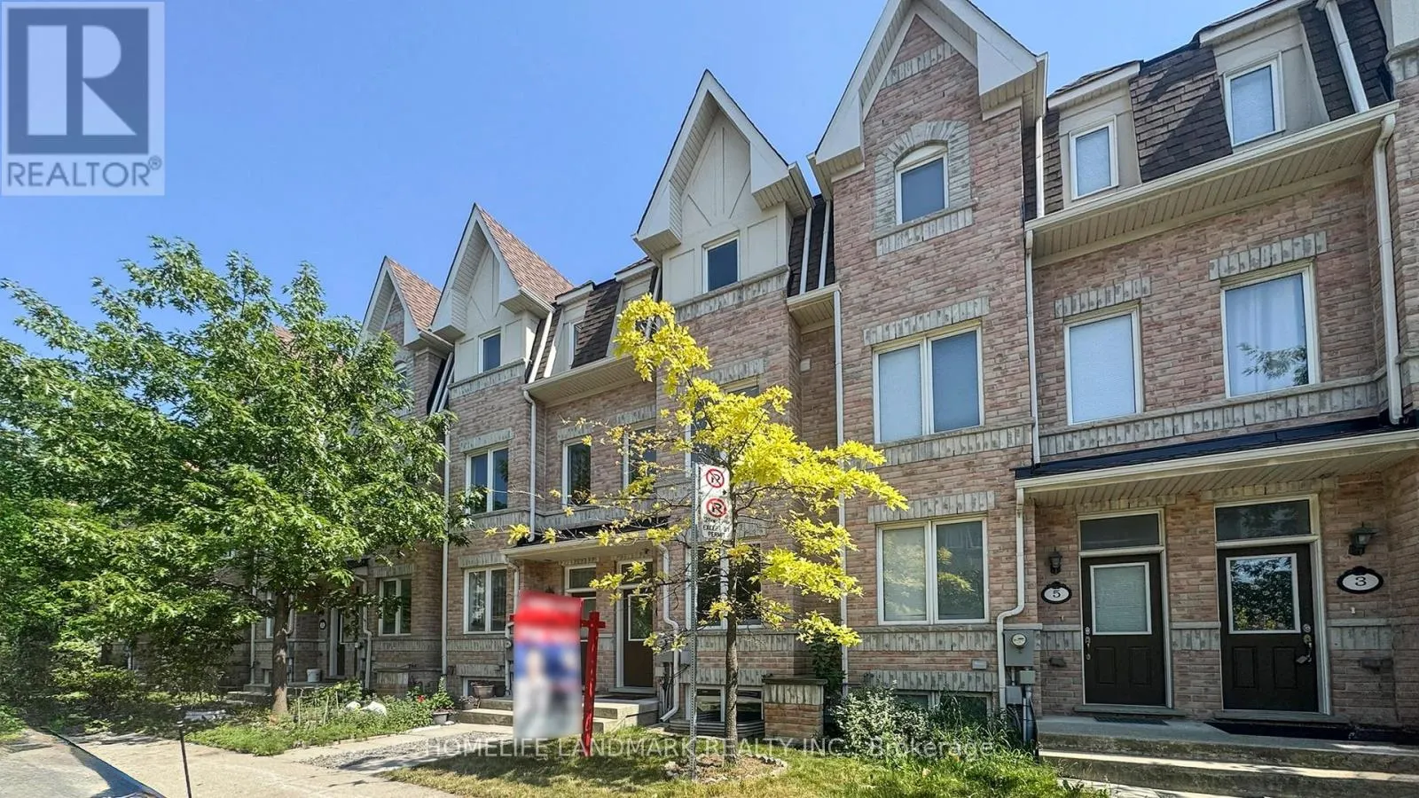 7 KAWNEER TERRACE