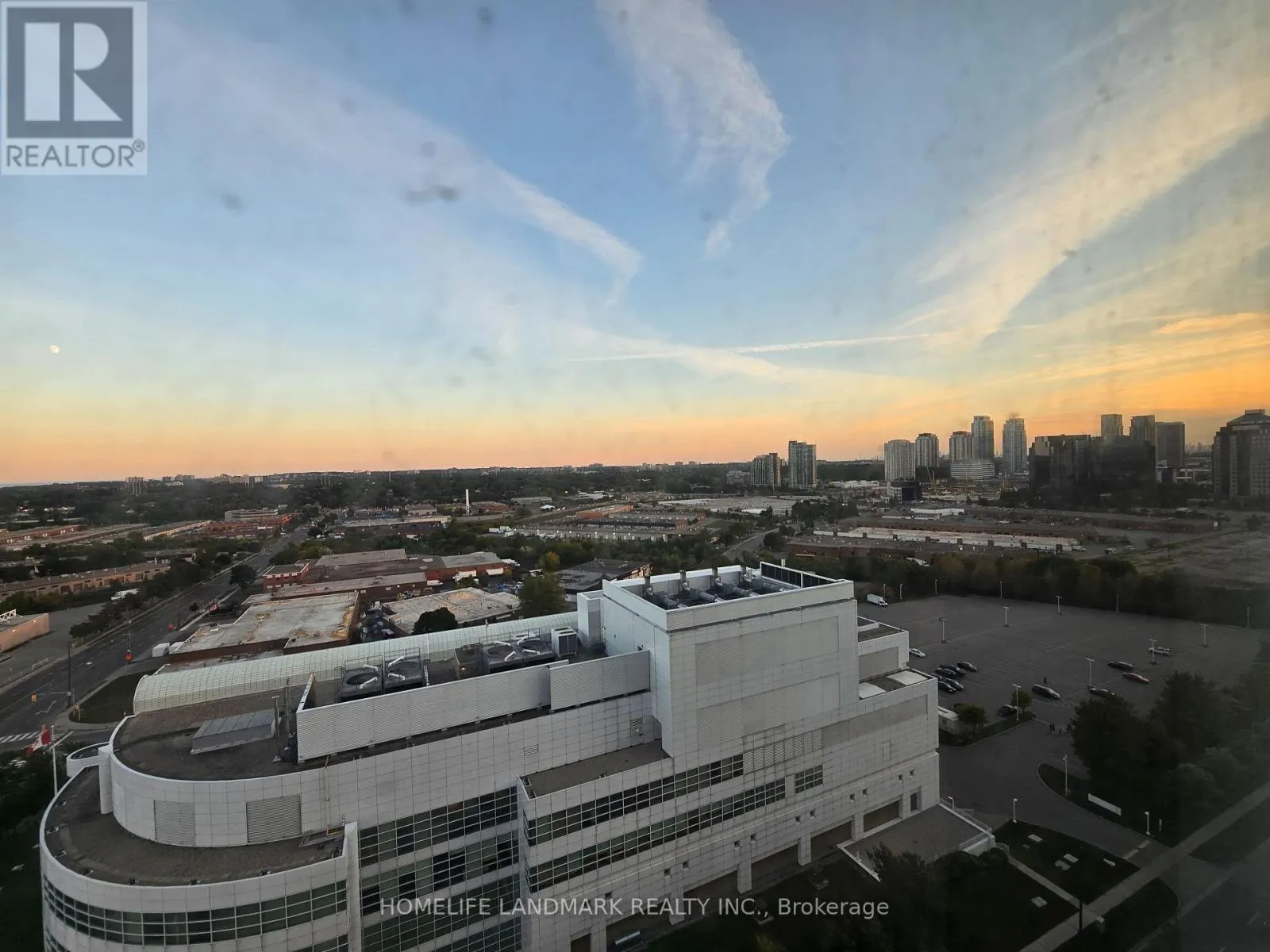 2206 - 1 LEE CENTRE DRIVE