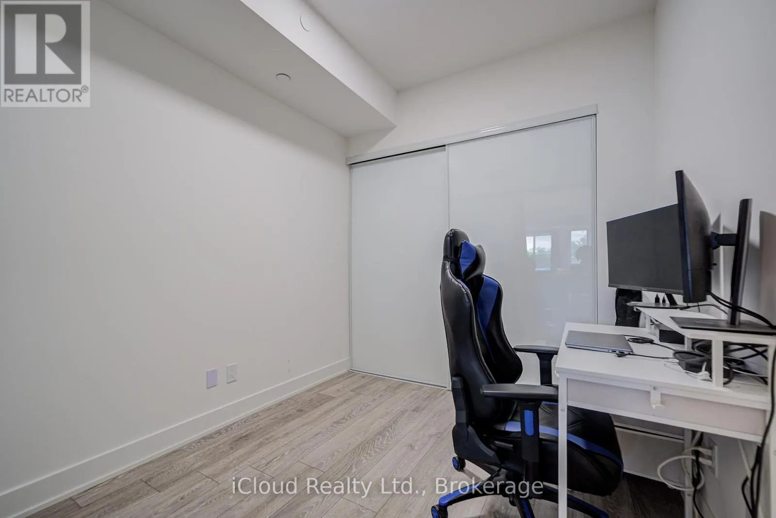 211 - 1285 QUEEN STREET E