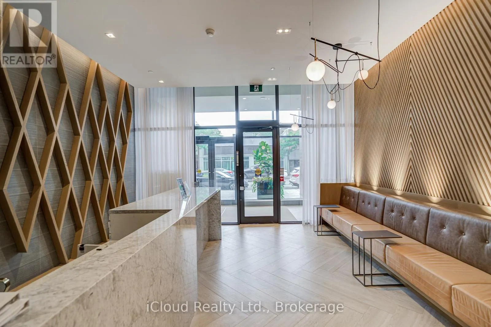 211 - 1285 QUEEN STREET E