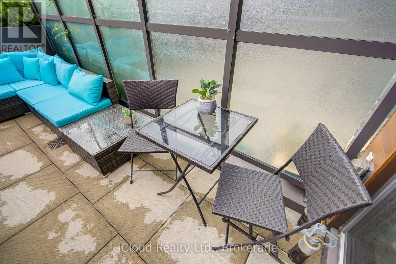 211 - 1285 QUEEN STREET E
