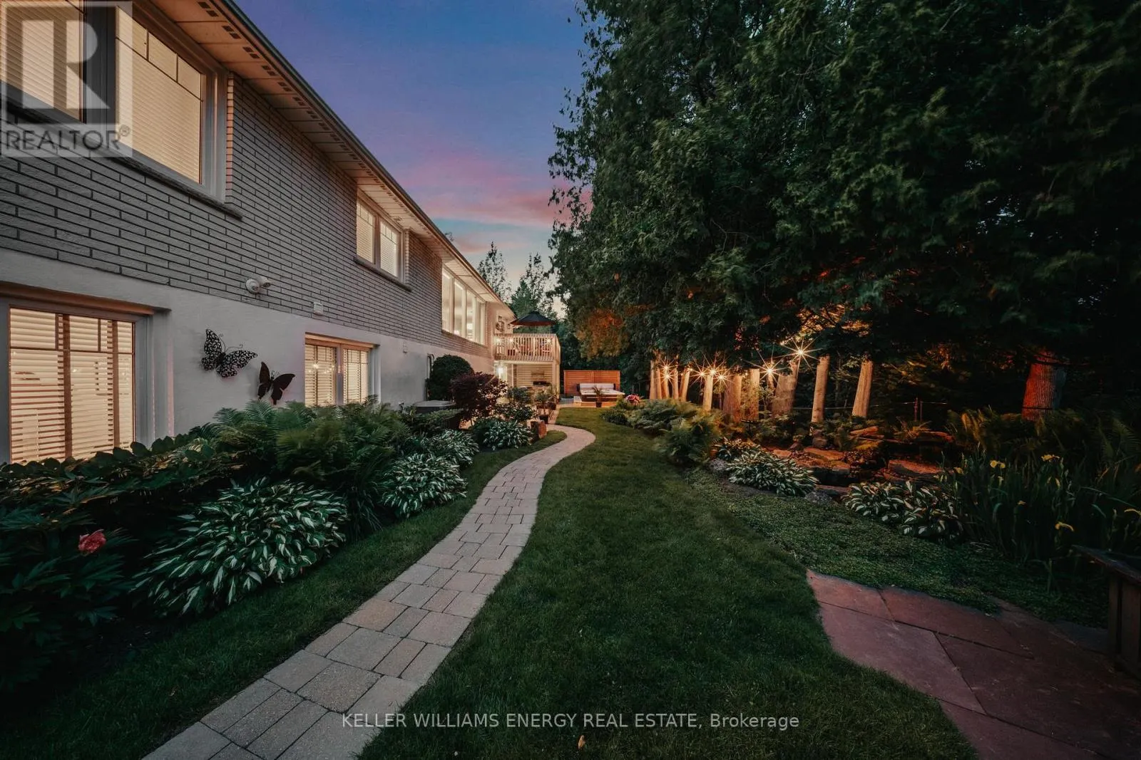 833 GLENMANOR DRIVE