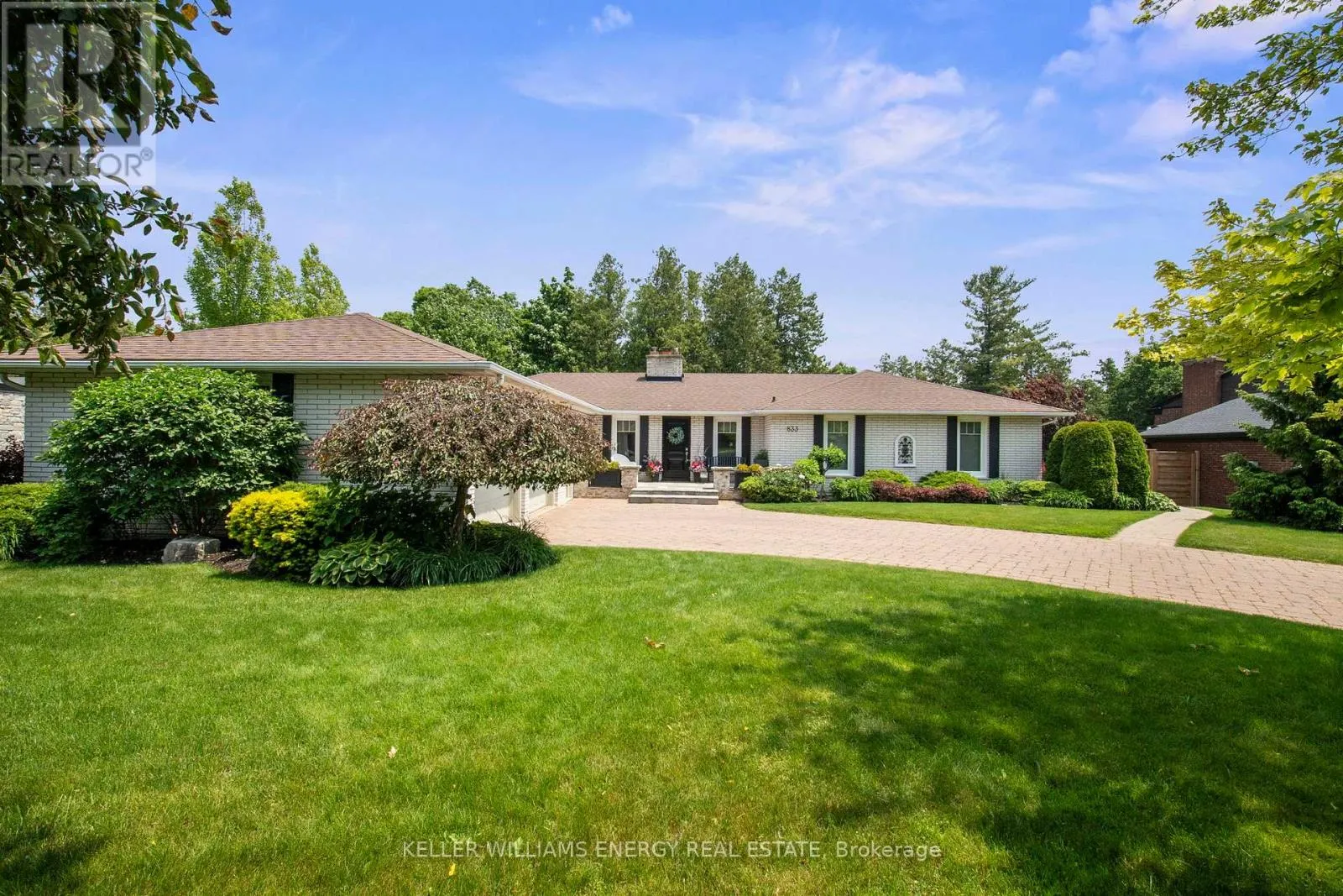 833 GLENMANOR DRIVE