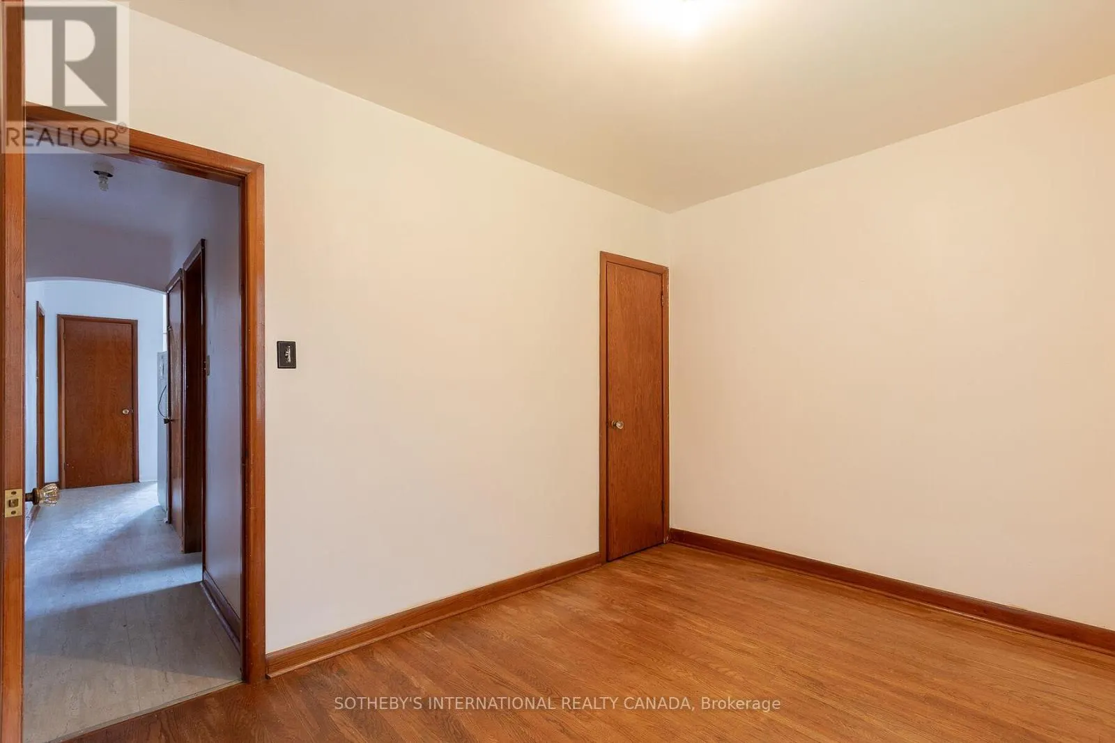17 AYRE POINT