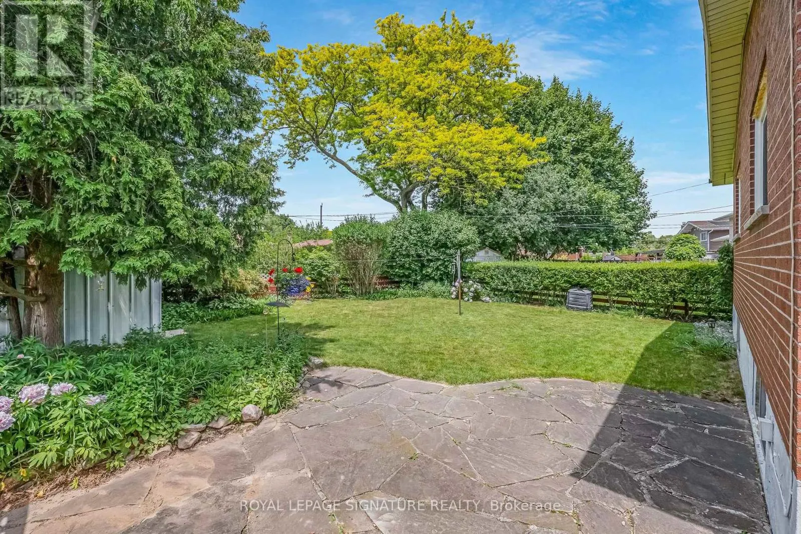 6 LYNN GATE CRESCENT