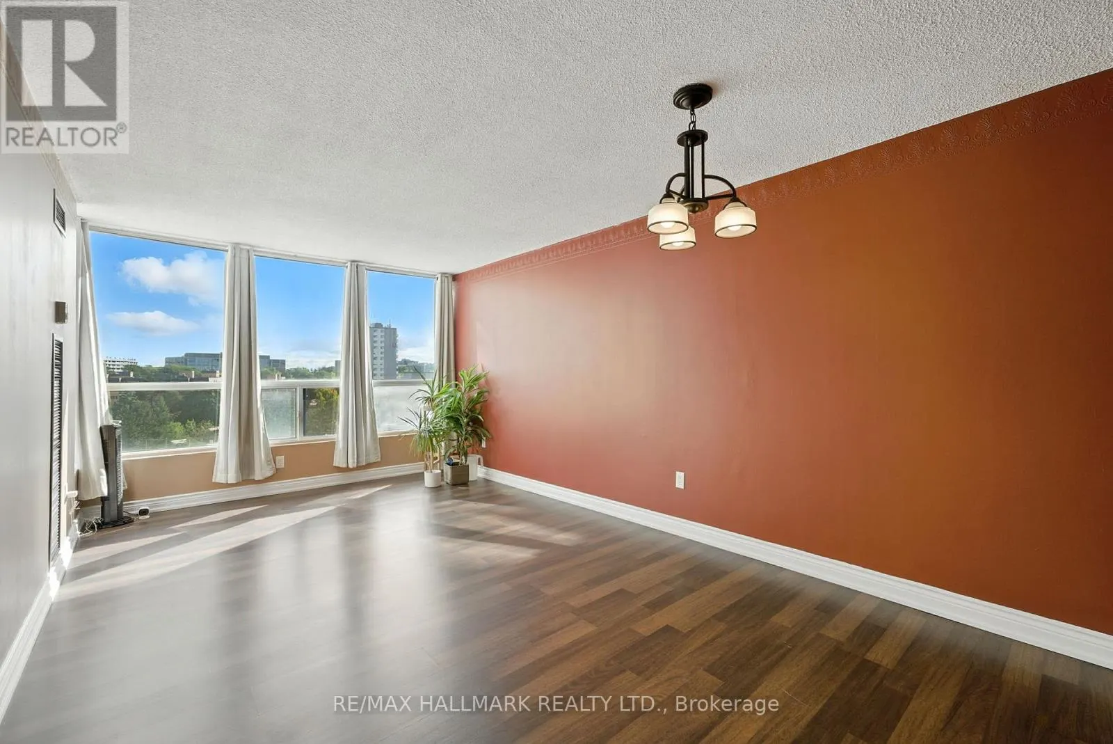 #802 - 3050 ELLESMERE ROAD