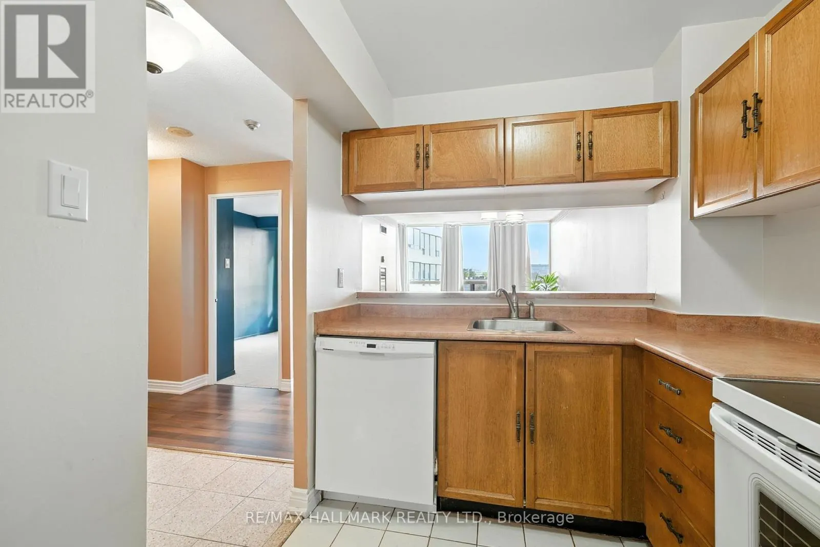 #802 - 3050 ELLESMERE ROAD