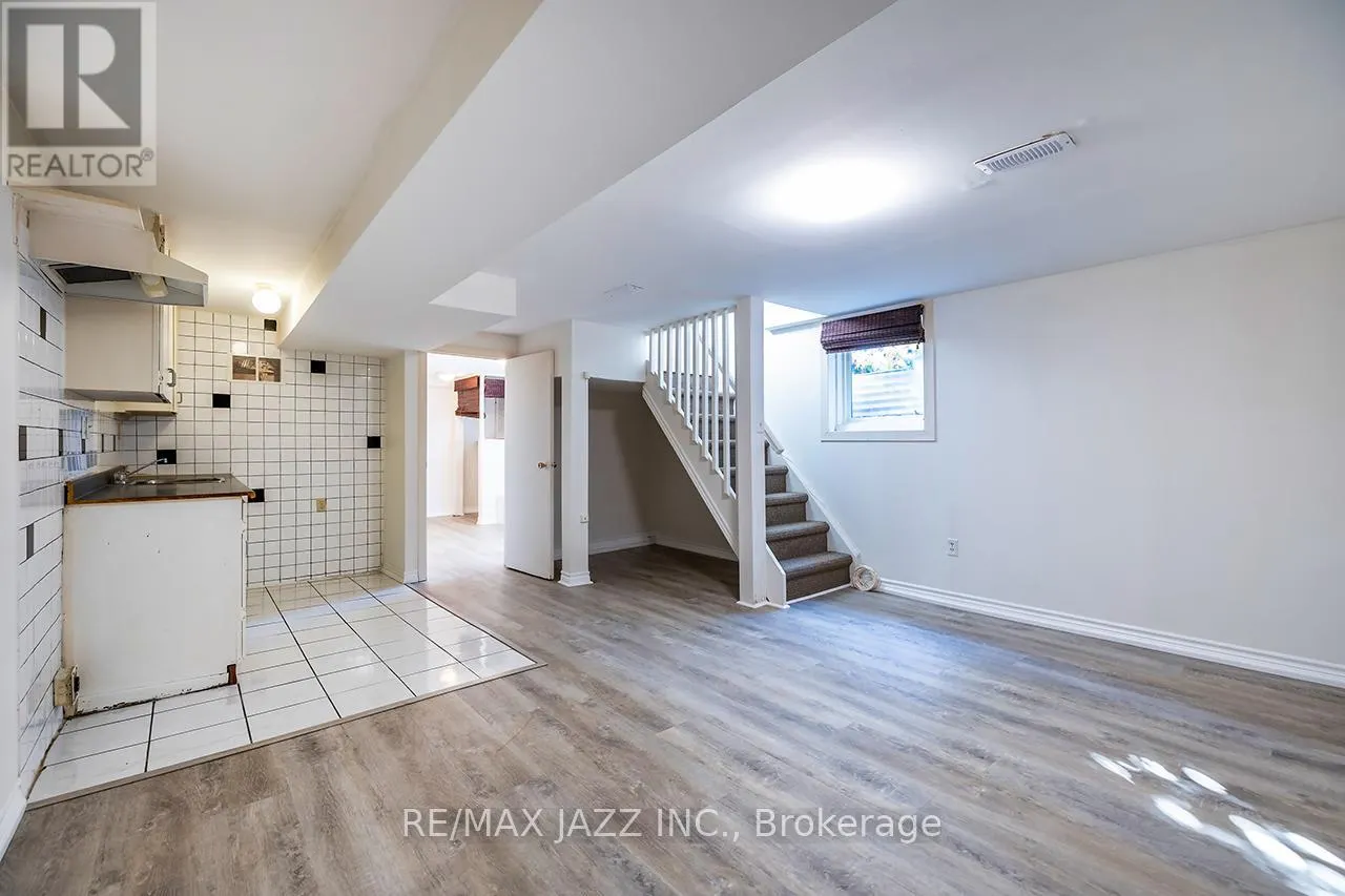 261 VANCOUVER STREET