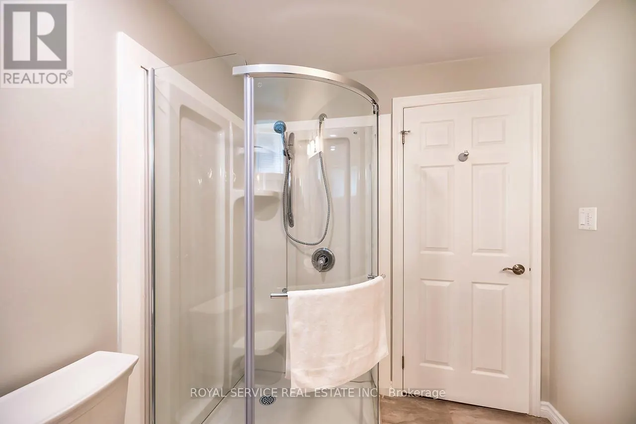 15 BLOOM AVENUE