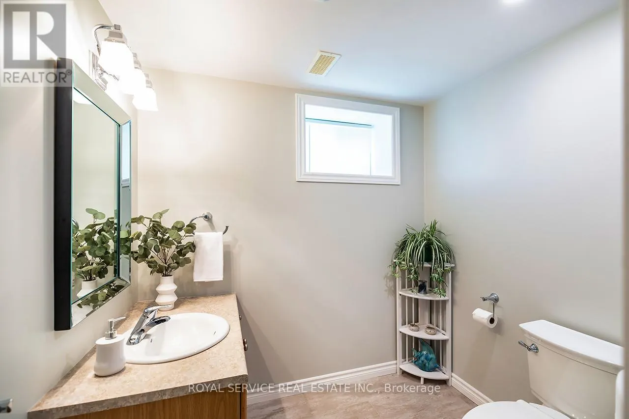15 BLOOM AVENUE