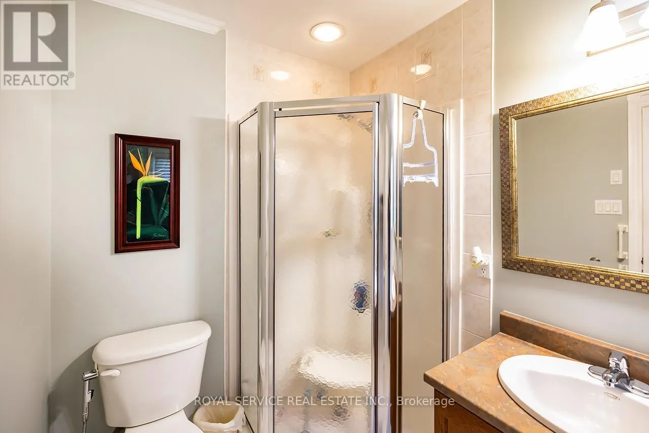 15 BLOOM AVENUE