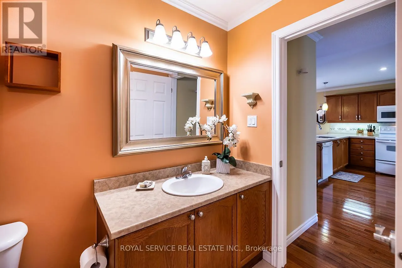 15 BLOOM AVENUE