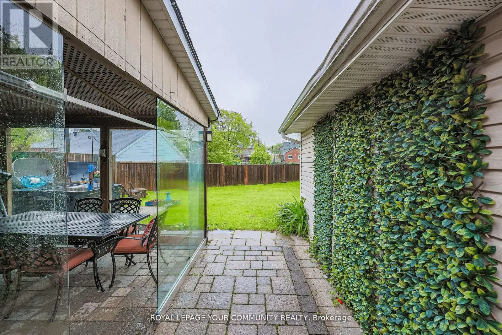UPPER - 52 PRINCEWAY DRIVE