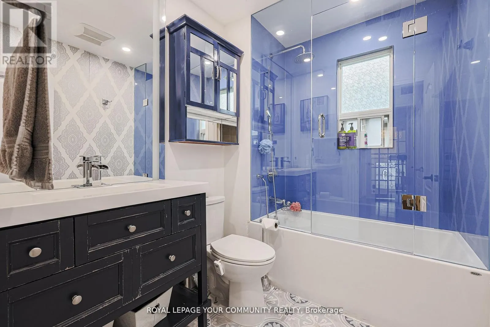 UPPER - 52 PRINCEWAY DRIVE