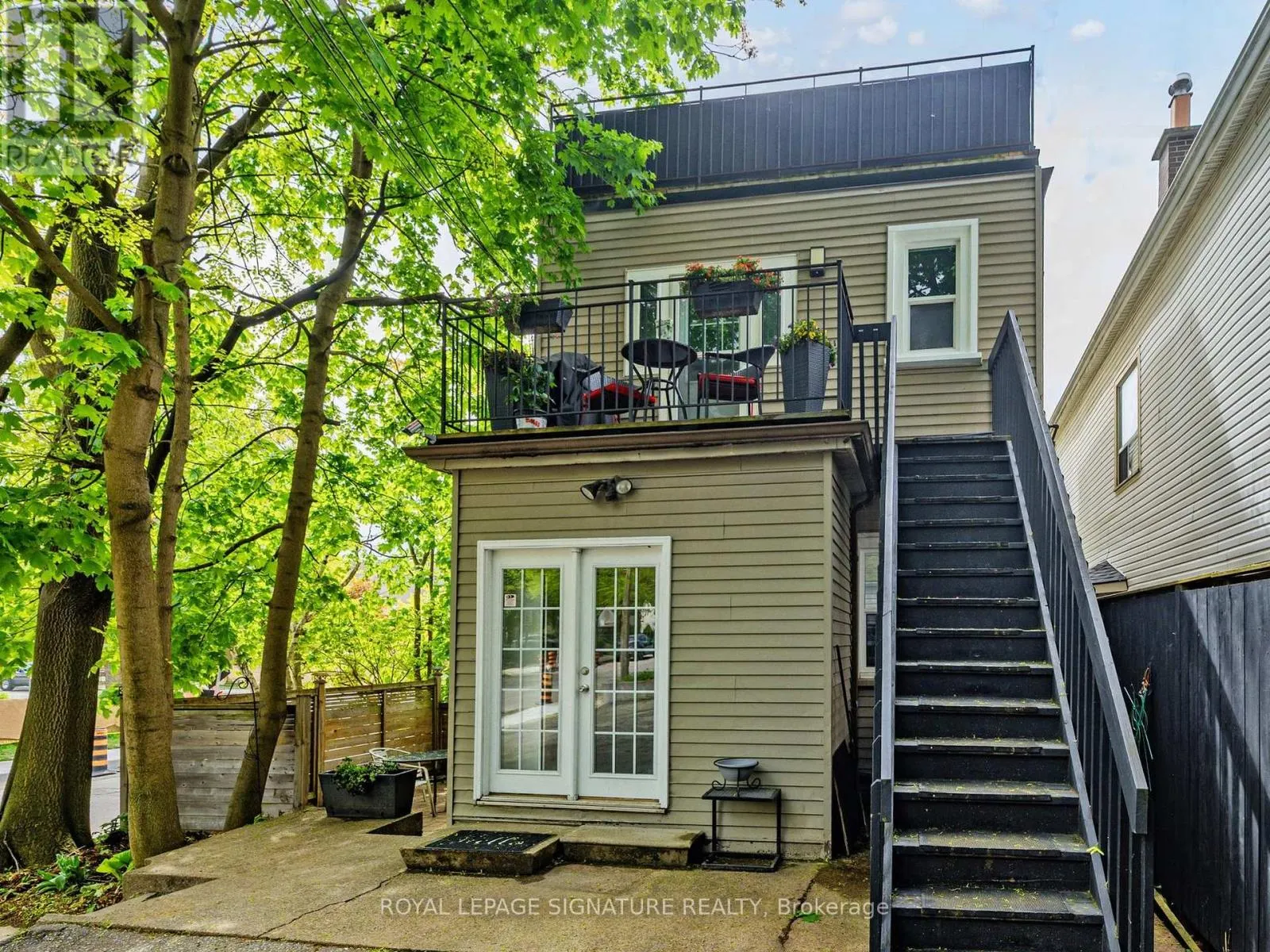 8 FAIRFORD AVENUE