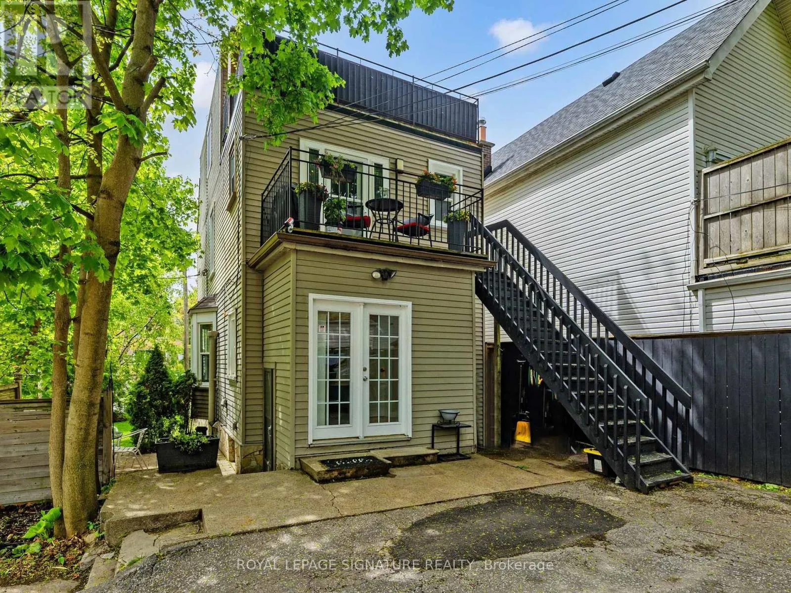 8 FAIRFORD AVENUE