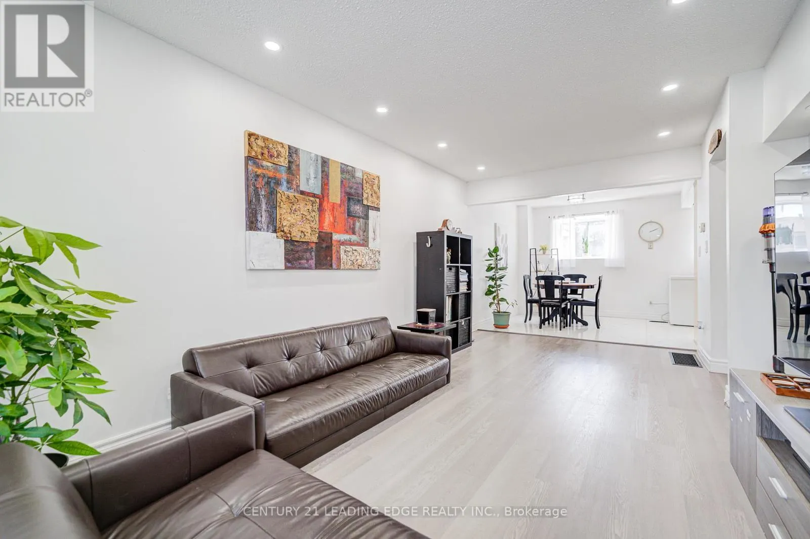 205 - 55 COLLINSGROVE ROAD