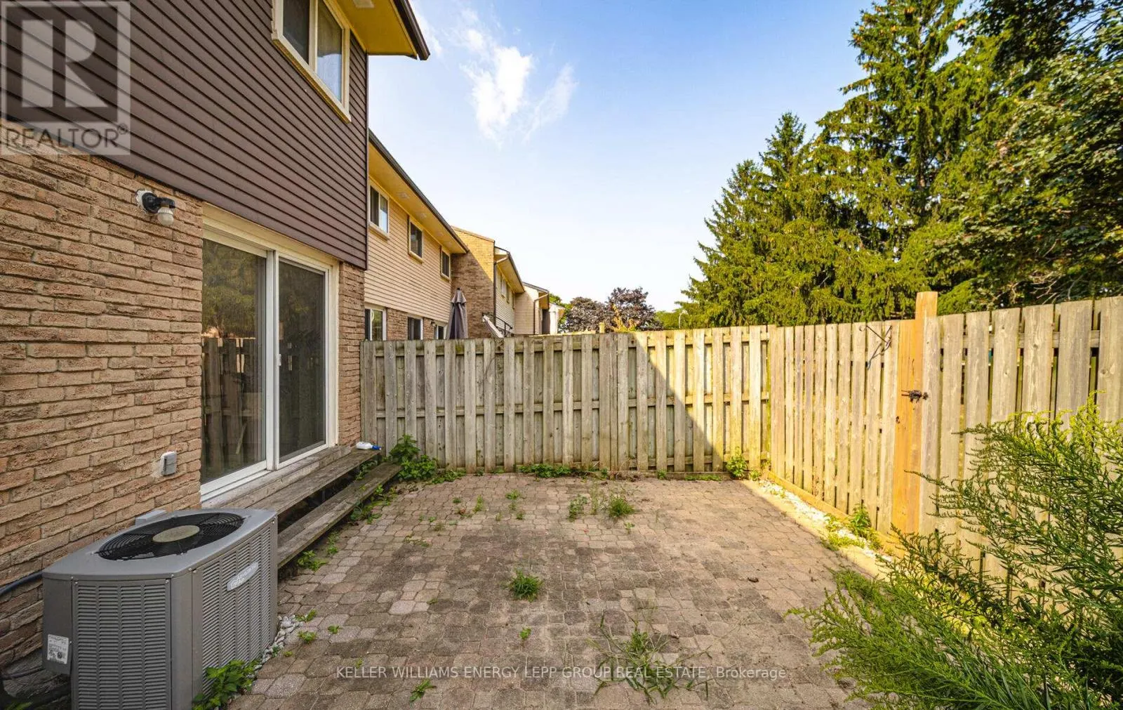 9 - 945 BURNS STREET W, #9