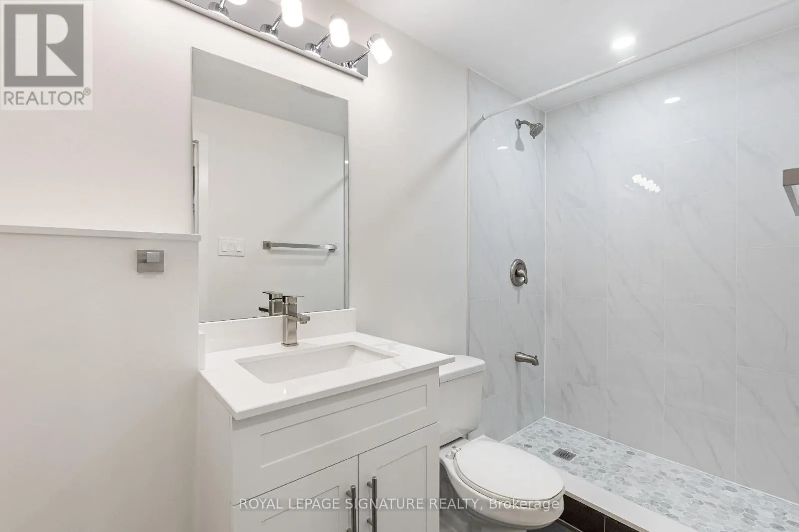 27 LUNNEY CRESCENT