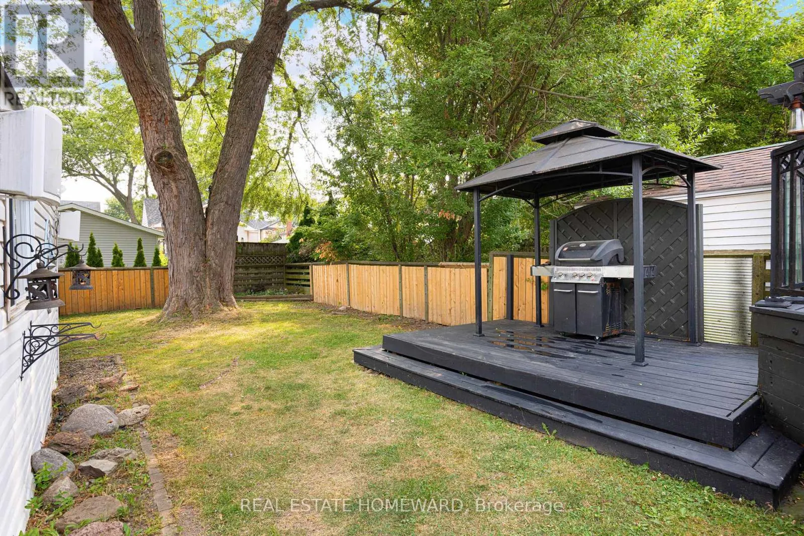 121 SANDOWN AVENUE