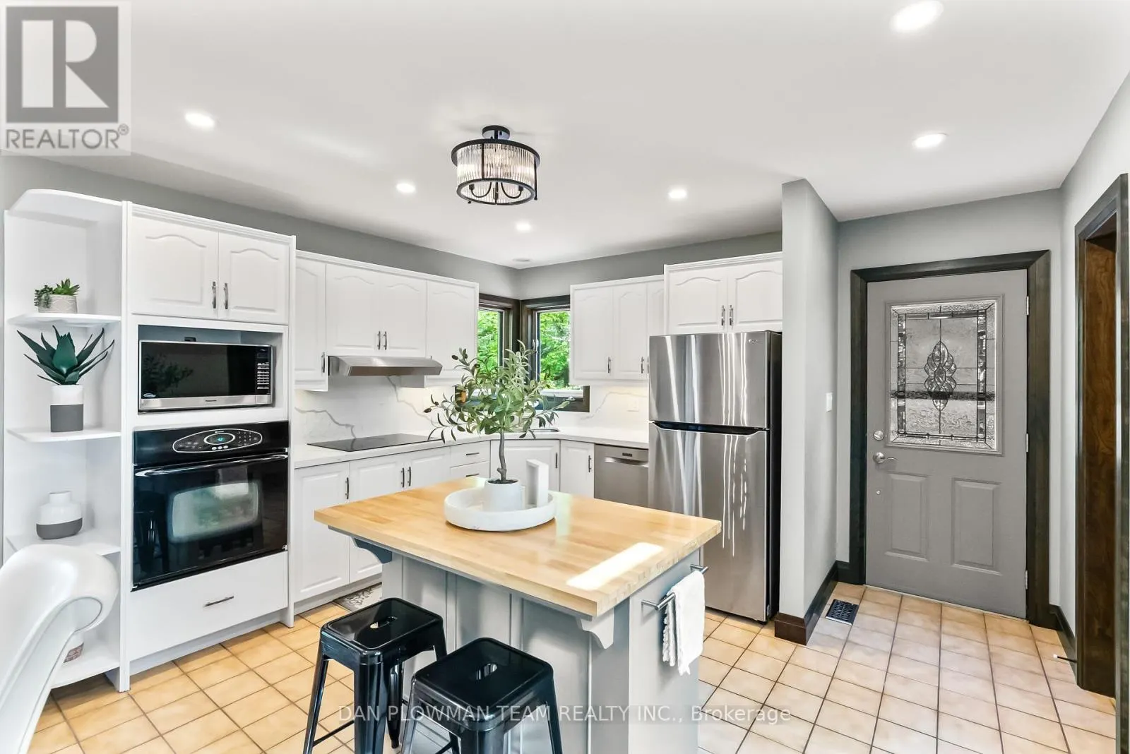 5 SUMAC ROAD