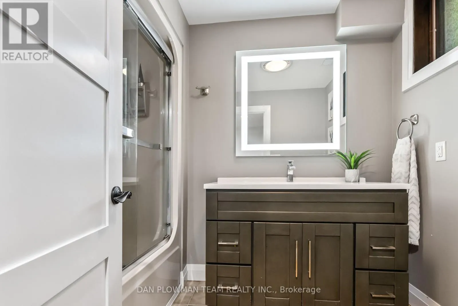 5 SUMAC ROAD